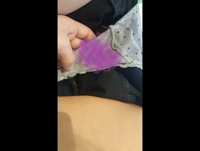 Download: Honey-Bitch - Nasses Orgasmushöschen ;)