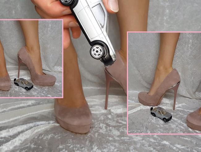 Download: Honey-Bitch - Hohe Heels und ein unkaputtbares Auto