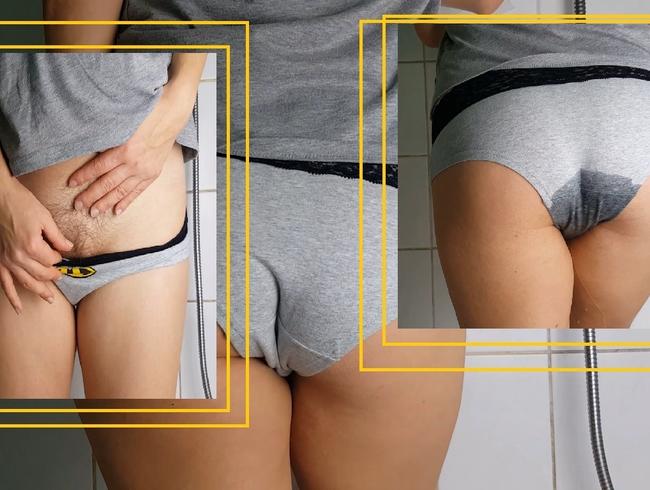 Download: Honey-Bitch - Pipi und Buschparade