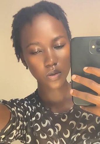 Download: Honey_Beez - Spiegelmagie – Eine Nahaufnahme von mir und meinem sexy Gesicht nur für dich