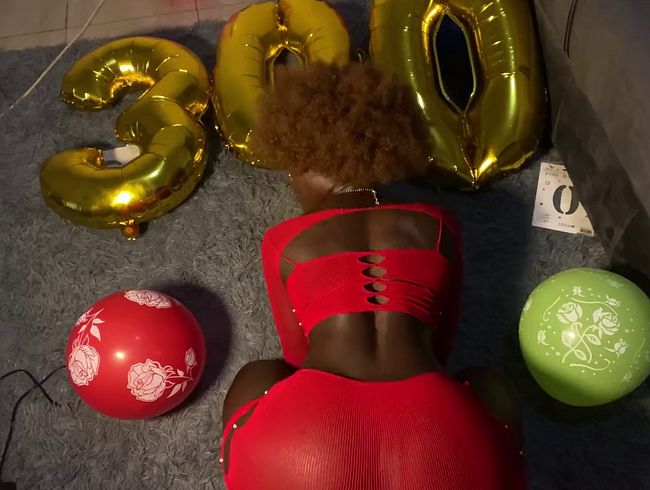 Download: Honey_Beez - Ebony Princess Honey Beez: 300 Fan-Anerkennungsteaser