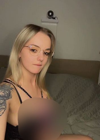 Download: Honeygirl96 - Titel: Dildo Blowjob Show – Nur ein Vorgeschmack auf das, was live passiert! (ohne ton)