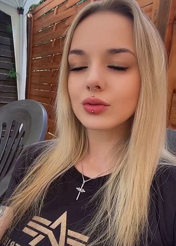 Download: Honeygirl96 - Verführerische Rauchmomente – nur für dich!!!!!:-* (ohne Ton)