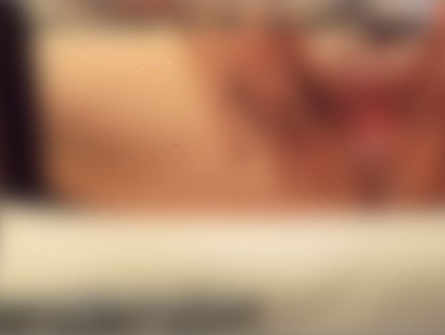 Download: HornySluttyGirl - Heute Creme ich mir die Muschi ein, so ist das fein