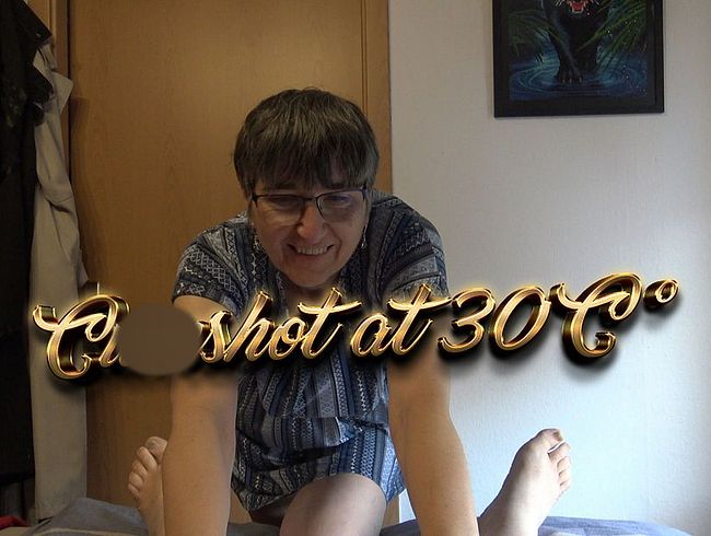Download: Hot--Milf - Cumshot_at_30_C°
