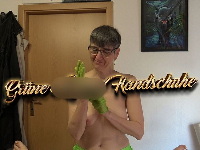 Download: Hot--Milf - Grüne Latex Handschuhe