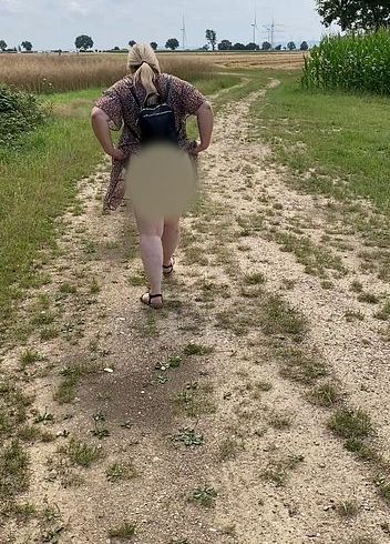 Download: HotCurvy82 - Meine Hinteransicht