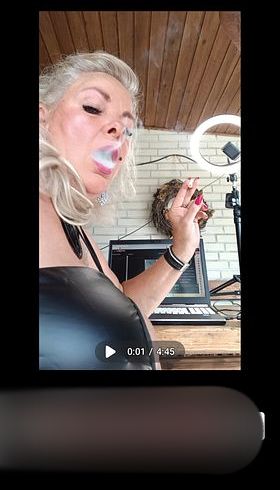 Download: HotSilli152 - Deep Throat Schlampe