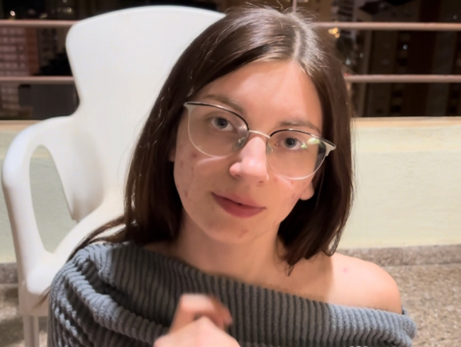 Download: HotSugarCube - Schwanz von Stiefvater auf dem Balkon vom Hotel gelutscht