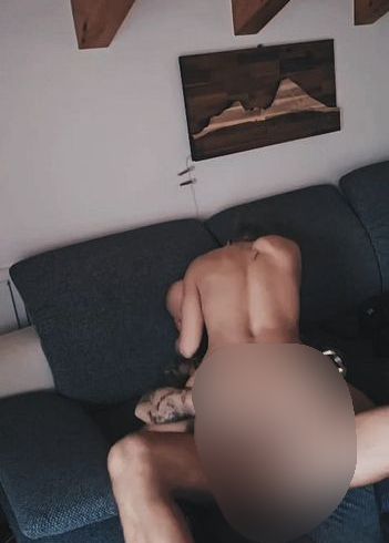 Download: Hot_Vamp89 - „Er fickt mich bis zum An***lag???“