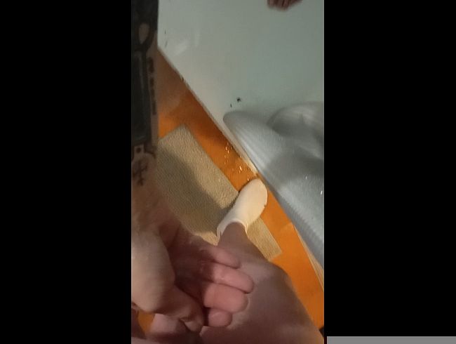 Download: HungrigesBiest - Domina melkt ihrer Sklaven in der Dusche Domina melkt ihrer Sklaven in der Dusche Dirty Talk