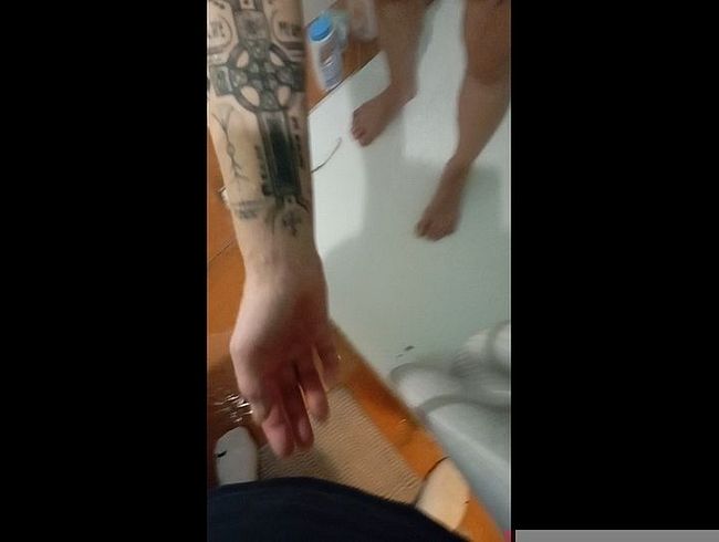 Download: HungrigesBiest - Domina melkt ihrer Sklaven in der Dusche Domina melkt ihrer Sklaven in der Dusche Dirty Talk