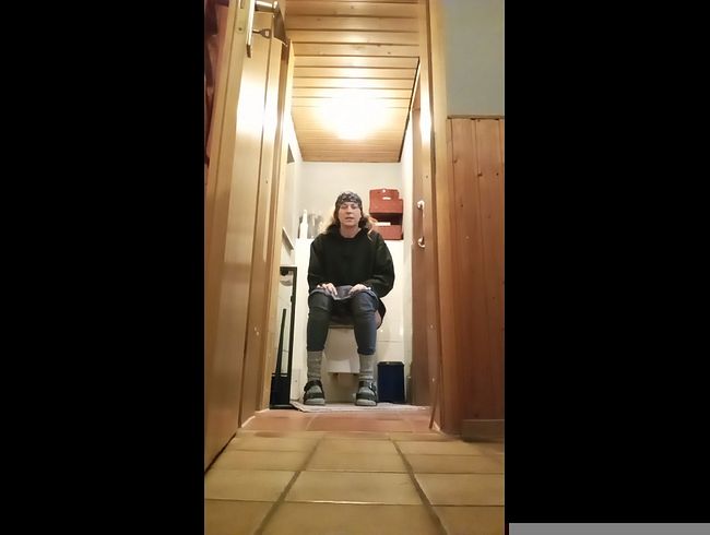 Download: HungrigesBiest - Erklärvideo, wenn Mann im Stehen pisst,ist primitiv