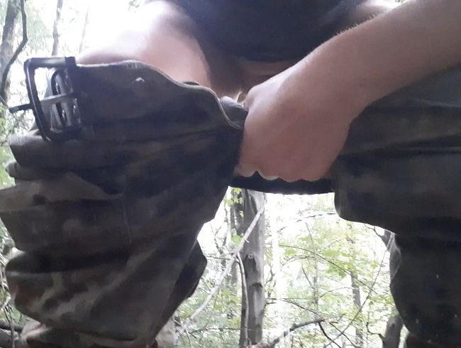 Download: HungrigesBiest - Ich hoffe, ich pisse mich nicht an. Outdoor Piss