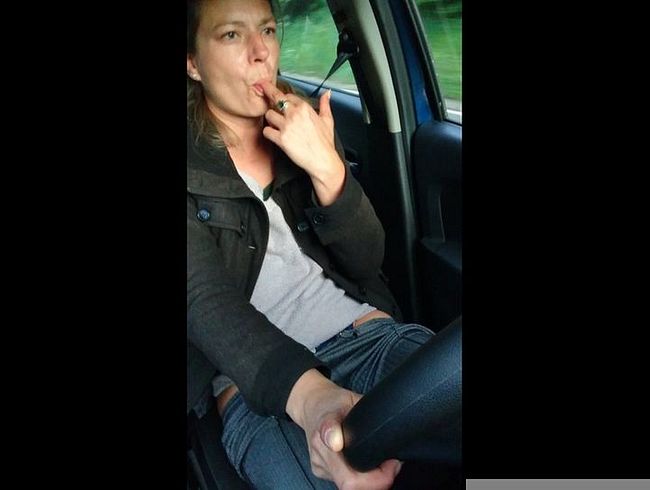 Download: HungrigesBiest - Streichel meine Muschi beim Auto fahren,heikle Angelegenheit