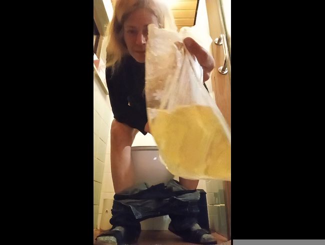 Download: HungrigesBiest - Erklärvideo. Pisse in ein Gefrierbeutel.Du bist meine Kloschüssel, schluck, jeden Tropfen