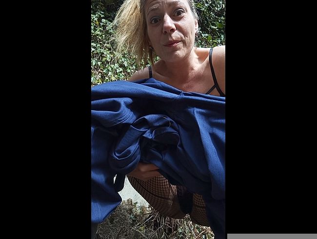 Download: HungrigesBiest - Blaumann Piss Dessous Nylon Outdoor Dirty Talk