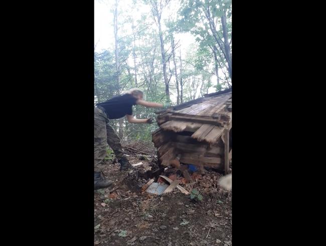 Download: HungrigesBiest - Mother in Action geiler Arsch, Frau in Uniform, es wird geil