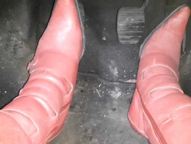 Download: HungrigesBiest - Leder Leder Leder