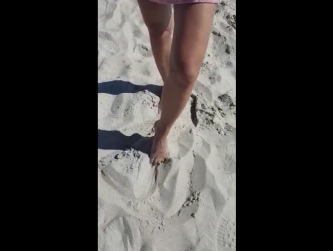 Download: HungrigesBiest - Meine Füße spielen im Sand Strand