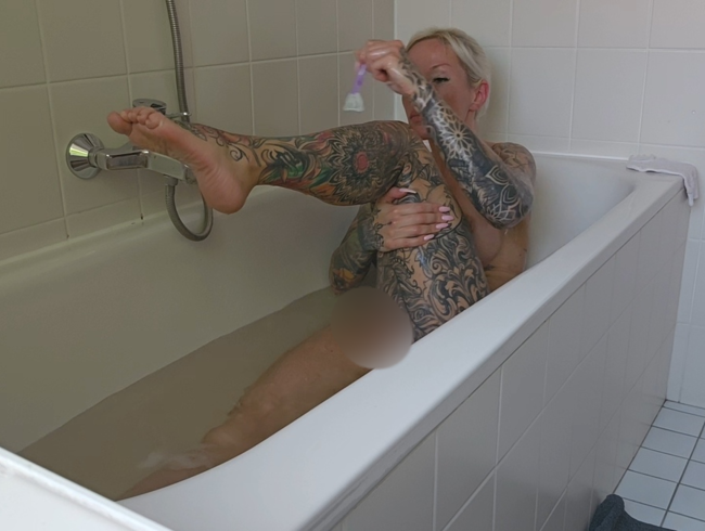Download: Inked_Lady_ - Körperpflege