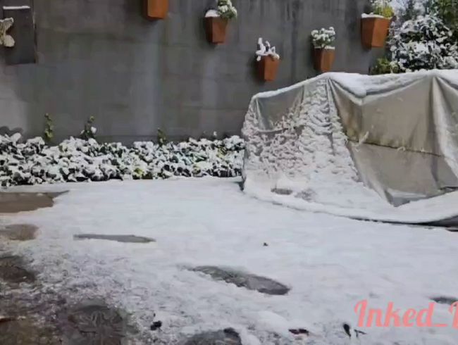 Download: Inked_Lady_ - Neujahrspiss im Schnee - frohes Neues