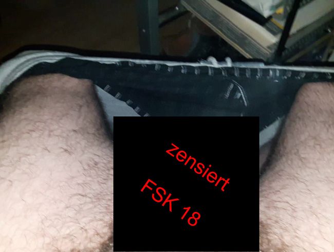 Download: Intimissimo-Micha - Sperma am PC rausgewichst