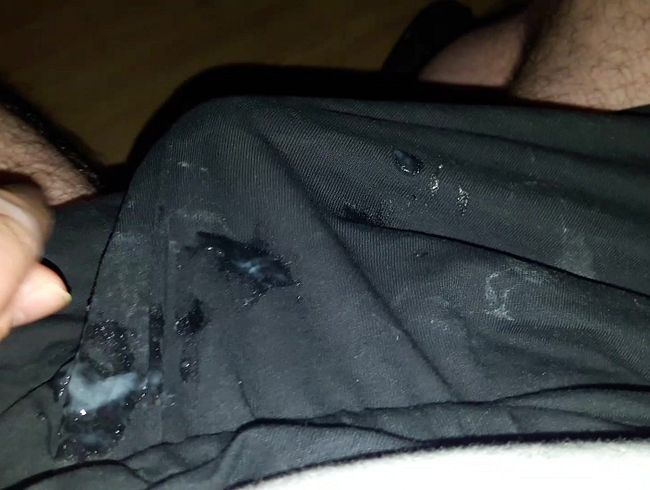 Download: Intimissimo-Micha - Wichsflecken am ganzen Schlüpfer