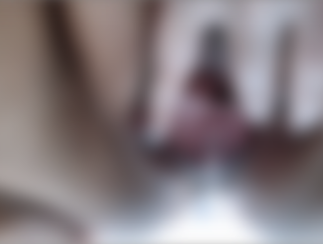 Download: IssabellaBdsm - POV: Pisse in Nahaufnahme, als wärst du unter Teil 2