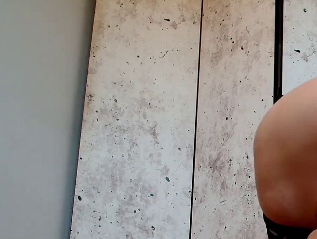 Download: IssabellaBdsm - Squirt in Leggings 2/2