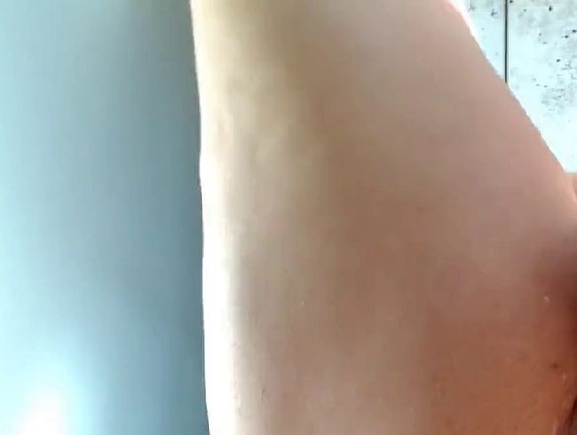 Download: IssabellaBdsm - Viel Pisse mit trinken 2/3