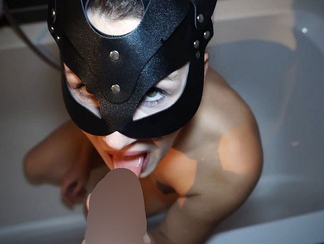 Download: Jacky8890 - Ich pisse herrlich und weils mich so geil gemacht hat pisst mir Daddy gleich danach in den Mund