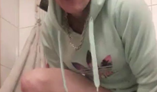 Download: JacquelineSExxY67 - Heiße Transfrau !!! Bumst sich gut selbst