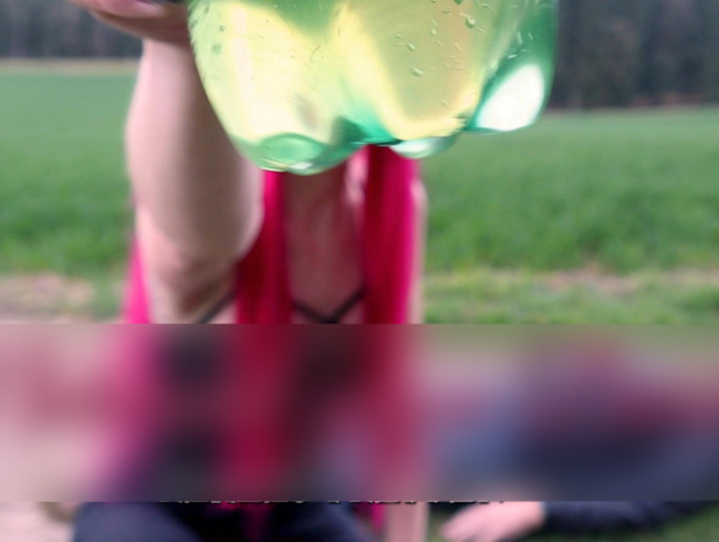 Download: JanaLogan - Reales Treffen - Natursekt gegen Durst