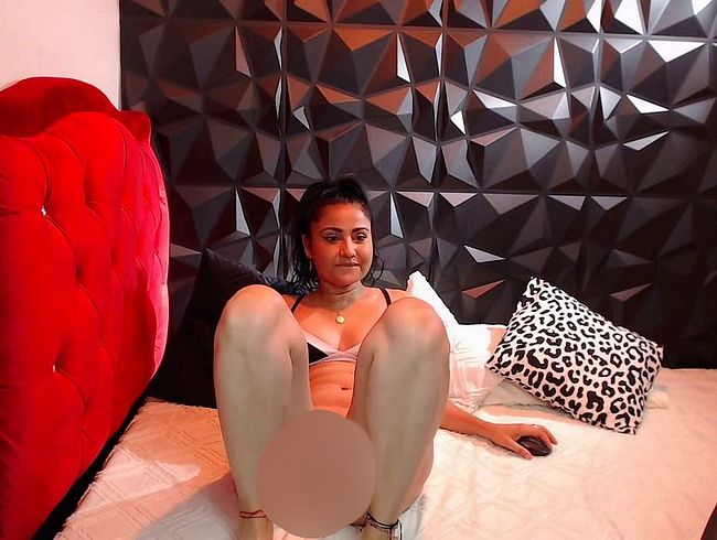 Download: JeniferLove - Masturbation mit meinem Dildo p1