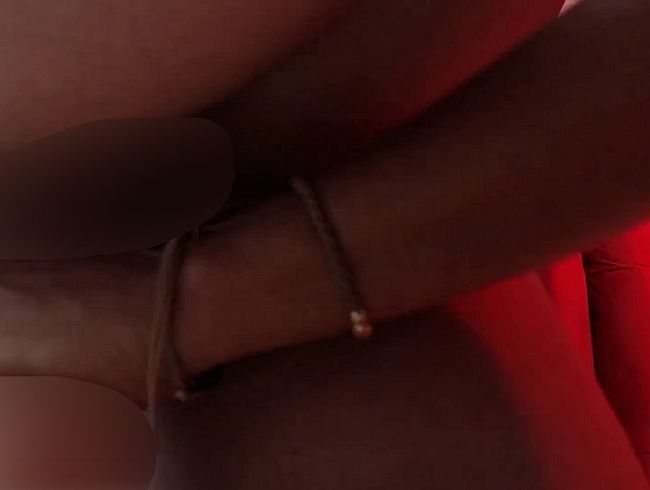 Download: JeniferLove - Eine schöne Milf möchte ihre feuchte Muschi berühren P2 - Kein Ton