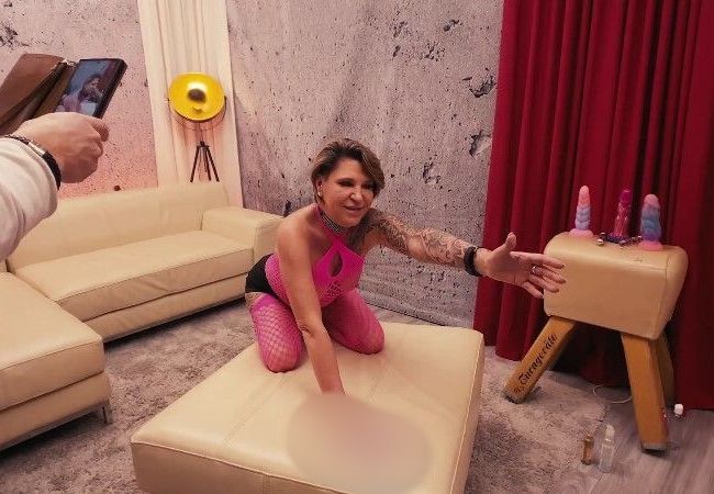 Download: Jenny_Hardt - Gleich vier Schwänze für drei Löcher ...