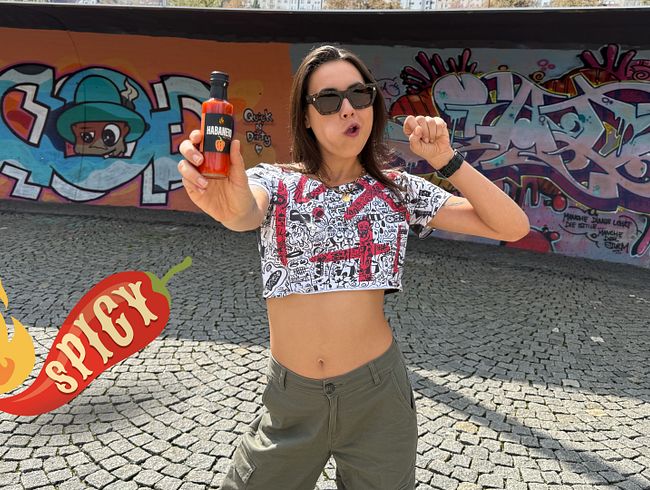 Download: Jenny_Stella - FSK 21! CHILI-EXTASE! HEFTIG, VERSAUT & EXTREM SCHARF! CHILI für den SCHWANZ & ALLE LÖCHER!