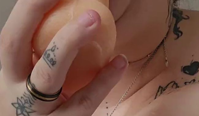 Download: Jessixyz - Blowjob am Dildo...
