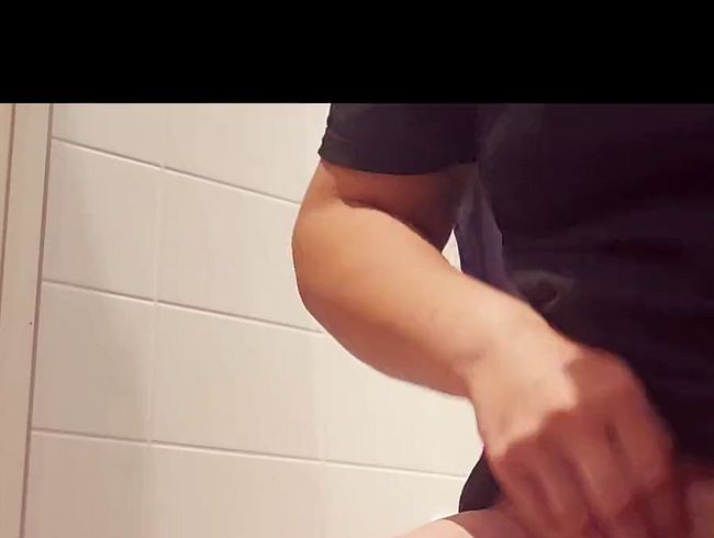 Download: JessyJess - Zwei kleine Spielzeuge fürs Abspritzen (kurz)