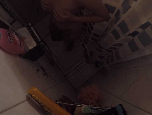Download: JessyJess - Beim Duschen ****************