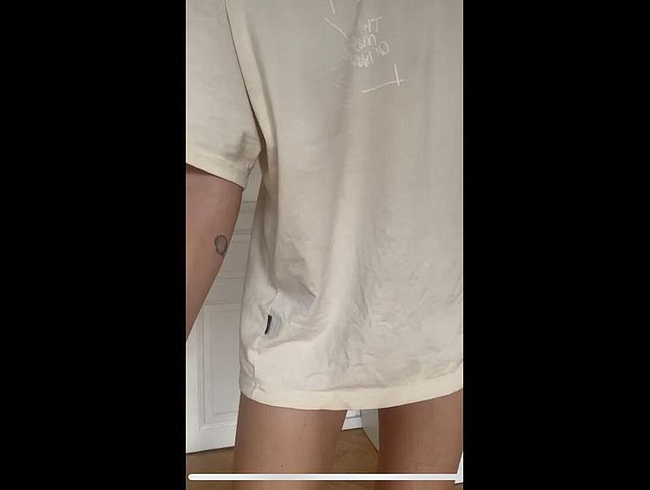 Download: Jessy_outside - Ich rasiere mich vor laufender Kamera ;)