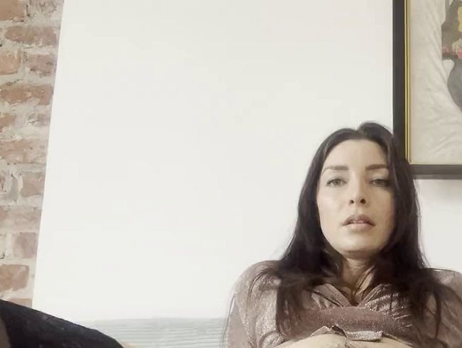 Download: Jessy_outside - Ich kann es einfach nicht lassen meine nasse Fotze in die Kamera zu halten! ;)