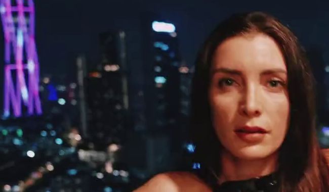 Download: Jessy_outside - Würdest du dich denn trauen mich auf diesem Balkon doggy zu nehmen? ;) (Ohne ton)