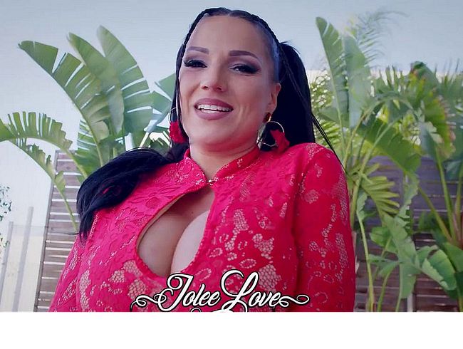 Download: JoleeLove - Beim Hardcore BBC Gangbang werden alle Löcher gestopft