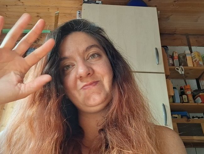 Download: Josy_Rose - Mein 1. Video auf einer Sexseite! Hi ich bin die Neue..