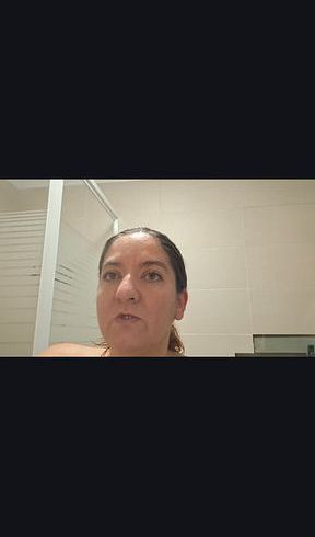 Download: Josy_Rose - Werde ich jetzt gekündigt?Meine Pussy ganz nah im Netz