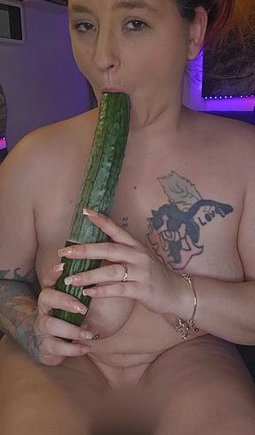 Download: JoyDiamond - Gurke ist nicht nur zum essen da ? Na lust auf Gurke ?