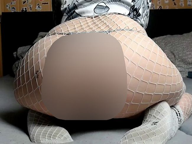 Download: Joyliii - Hitzespiele: Ich kippe kochend heißes Wachs auf meinen Po!