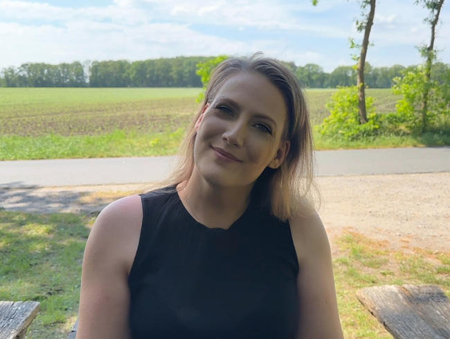 Download: Julia-Winter - Dreister Outdoorfick! Jeder konnte es sehen!